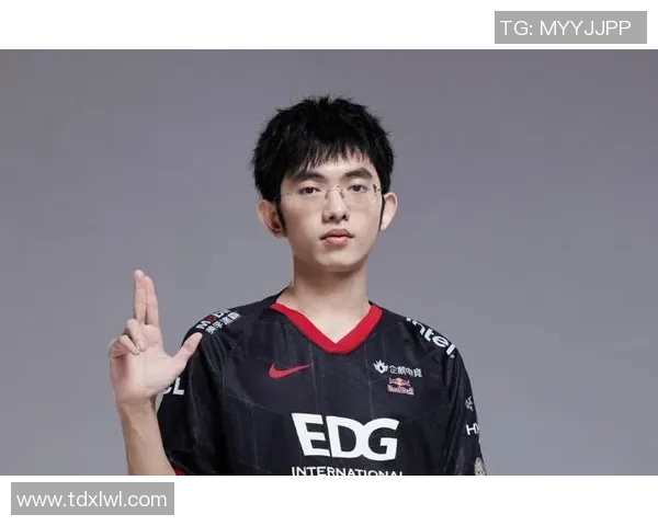 深入分析EDG与FPX赛后复盘展现的实力差异与战术对抗 深入分析EDG与FPX赛后复盘展现的实力差异与战术对抗